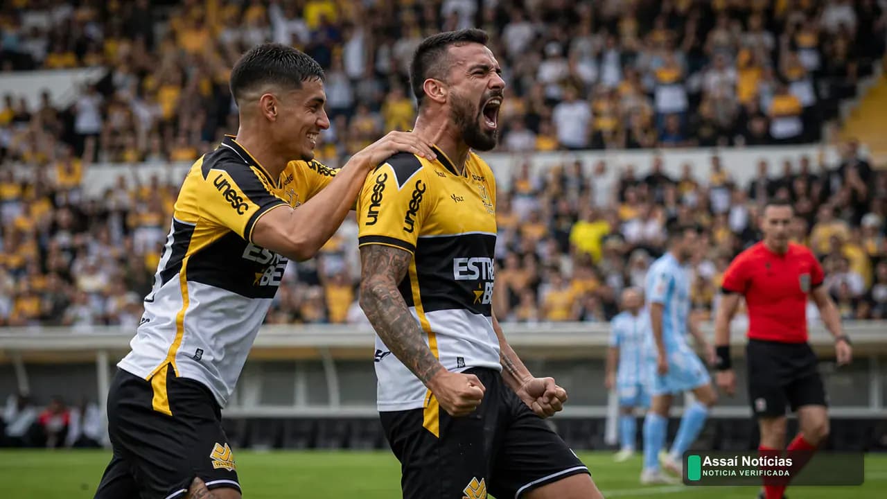Jogadas do confronto entre Criciúma e Londrina no estádio Heriberto Hülse, válido pela 12ª rodada da Série B
