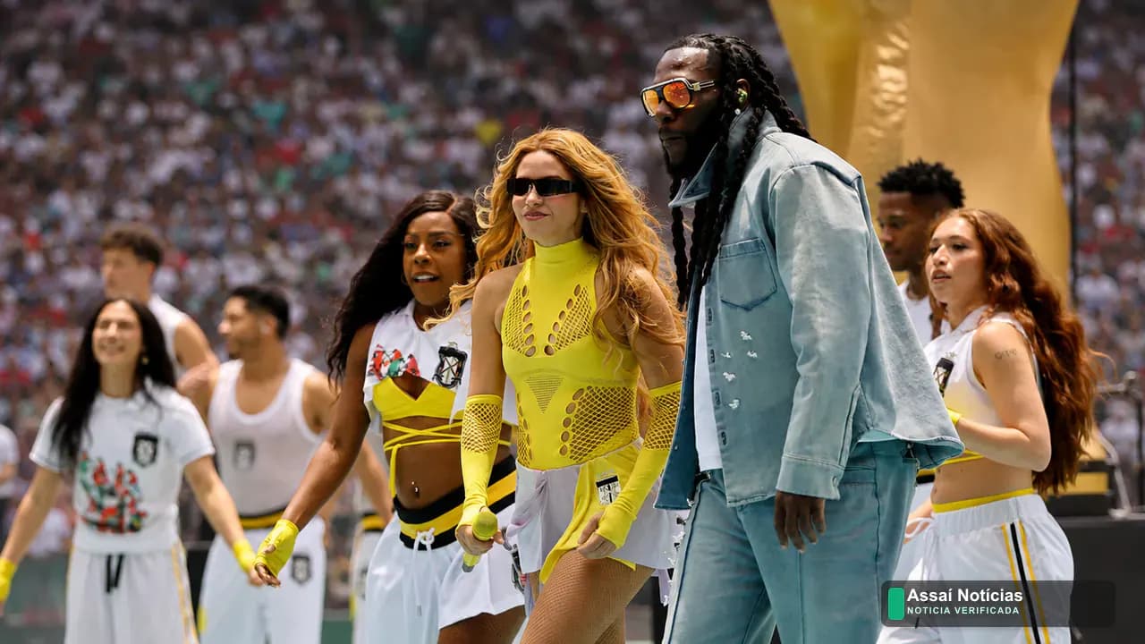 Shakira, Maná e J Balvin em apresentações no Estádio Azteca durante a cerimônia de abertura da Copa do Mundo 2026